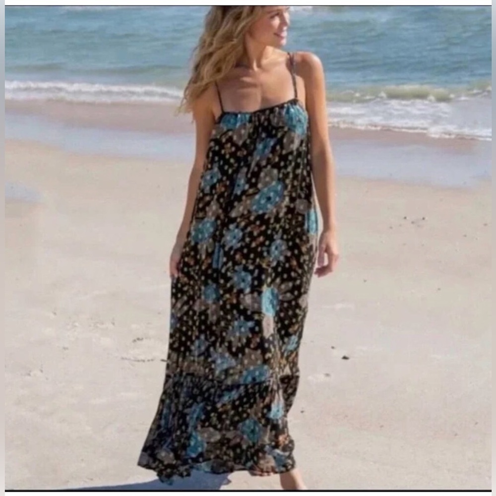 NATURAL LIFE The Alice Maxi Dress in Black and Blue Metallic Floral